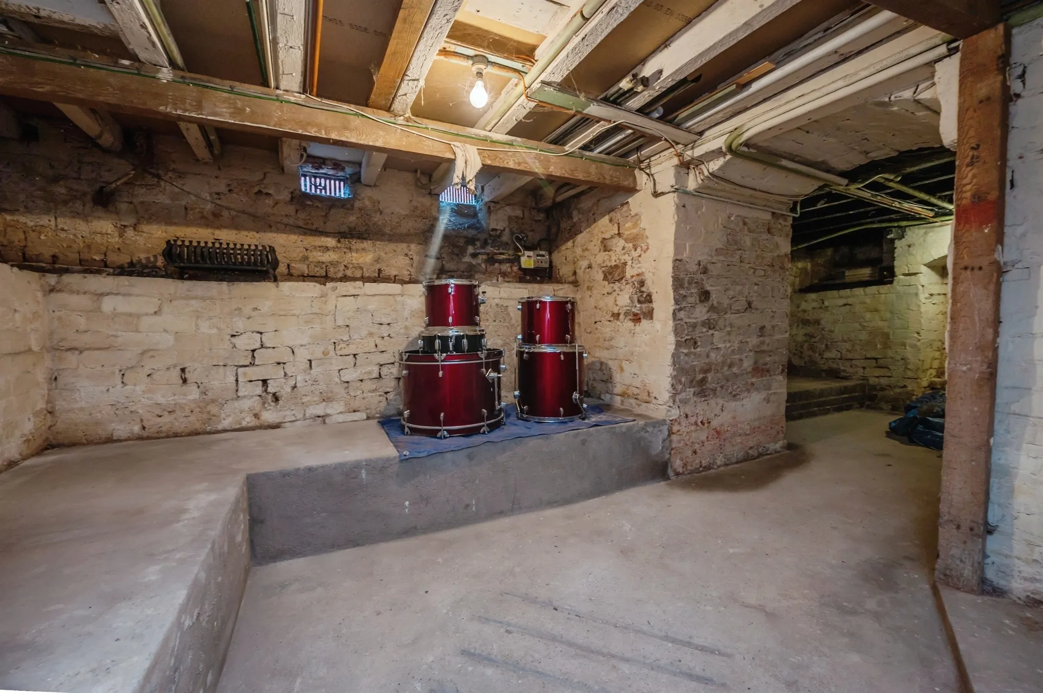 4 bed Terraced