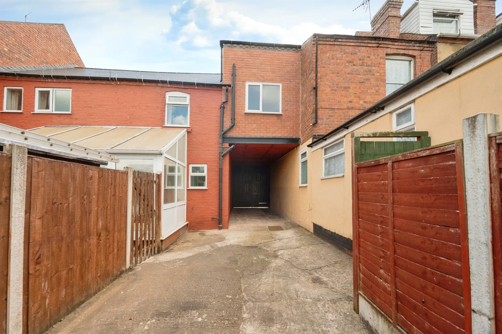 4 bed Terraced