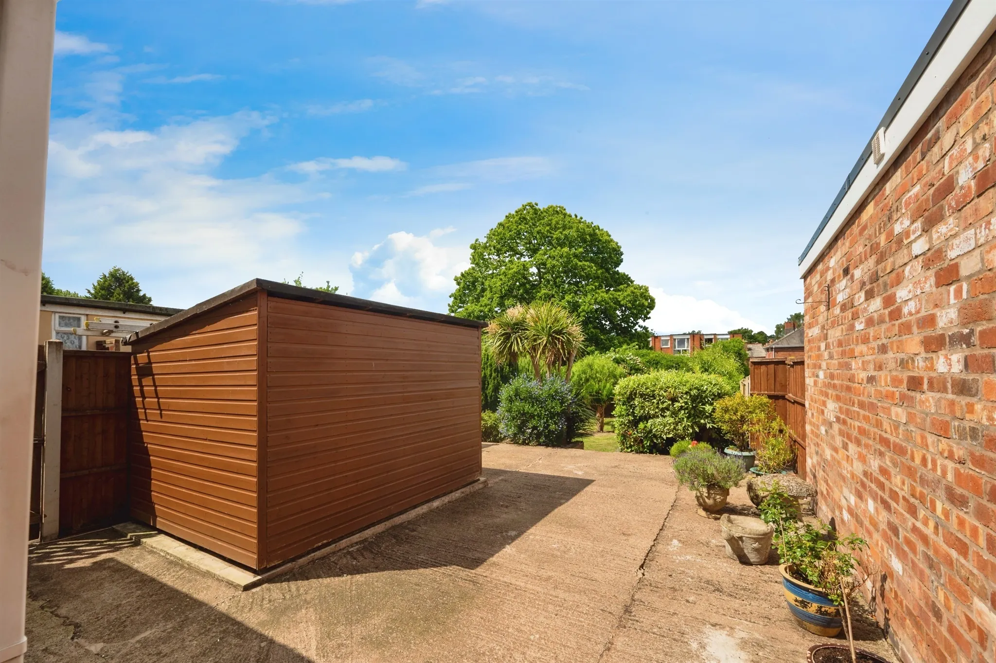 4 bed Terraced