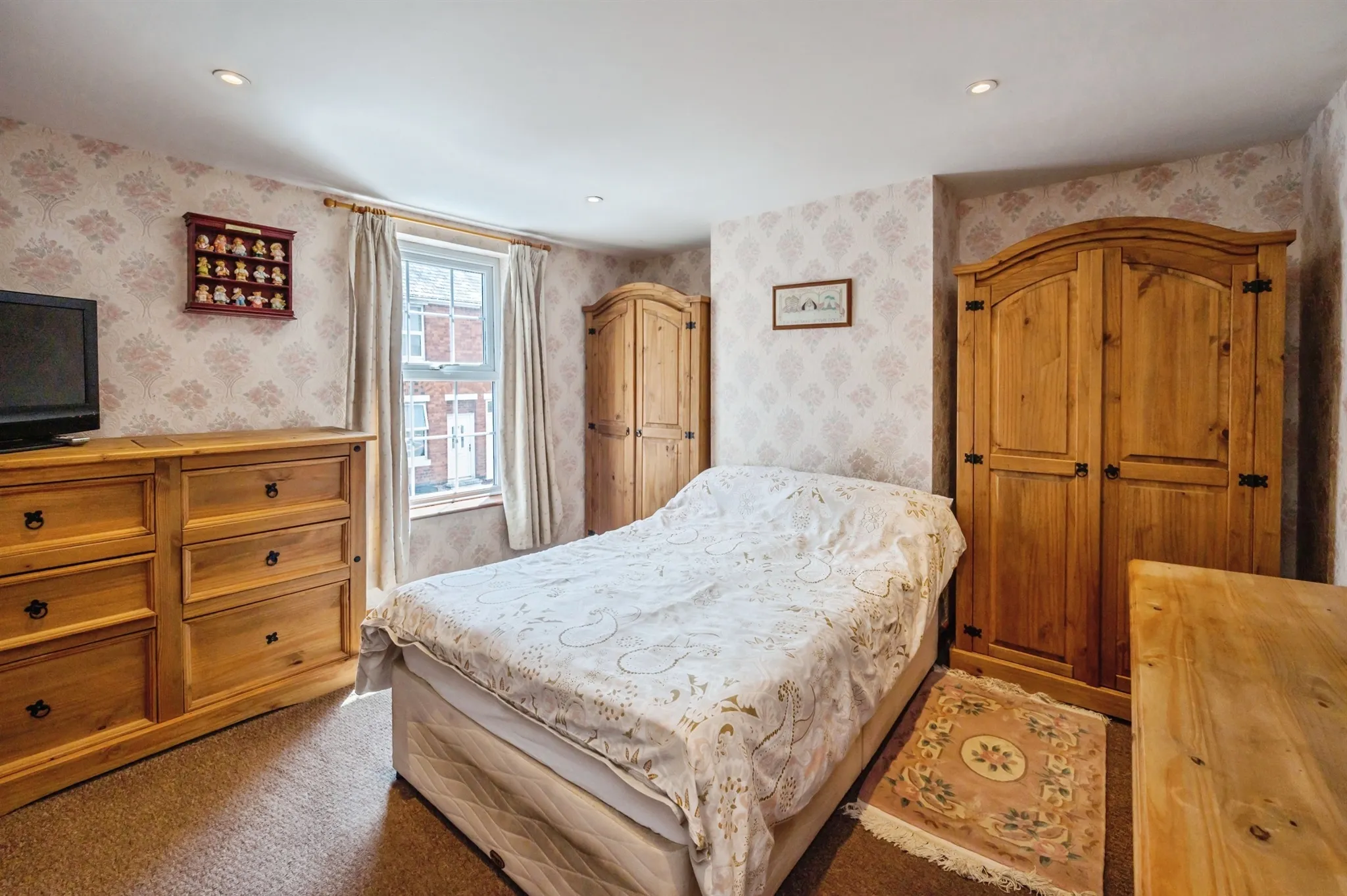 4 bed Terraced