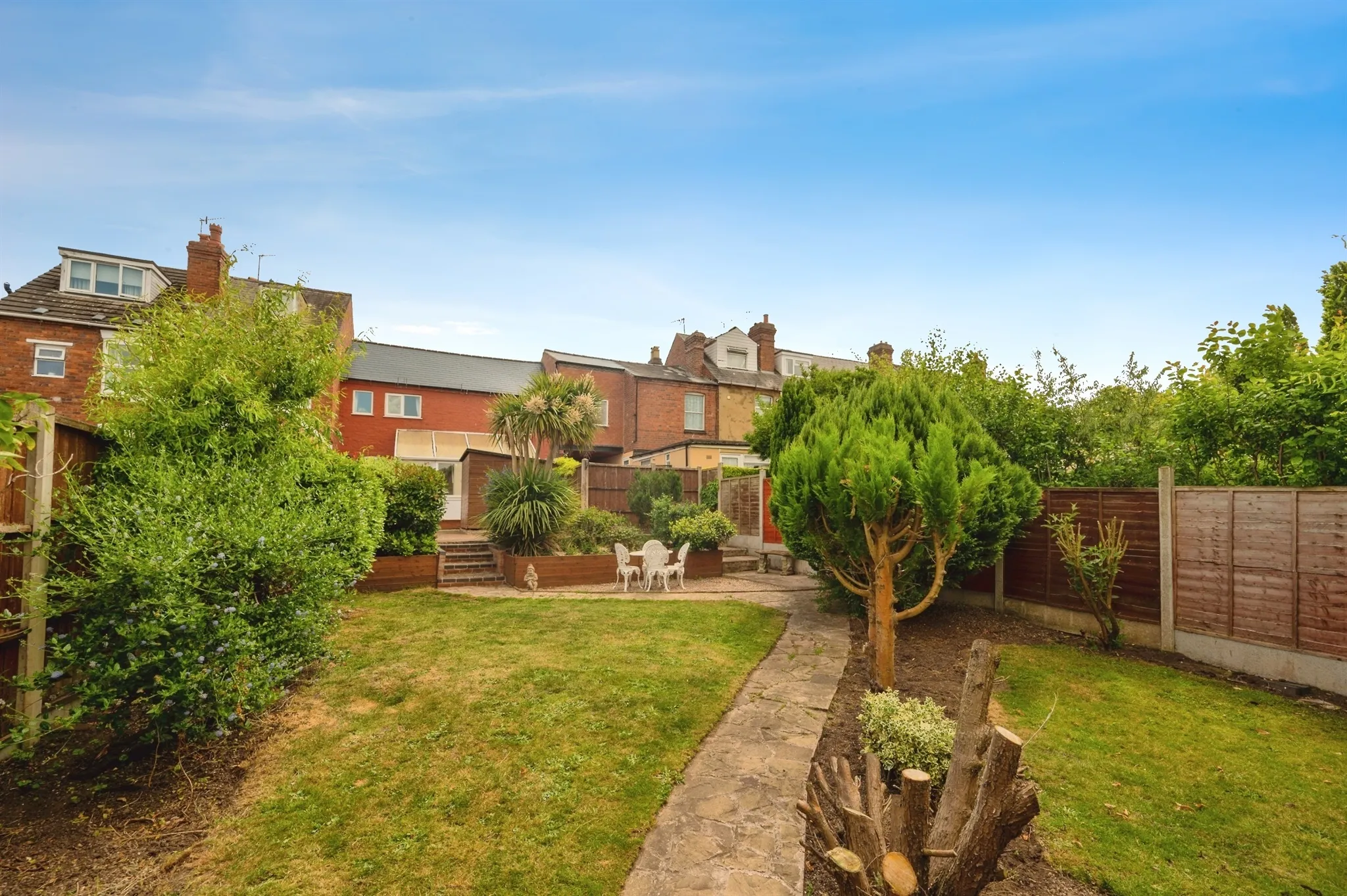 4 bed Terraced