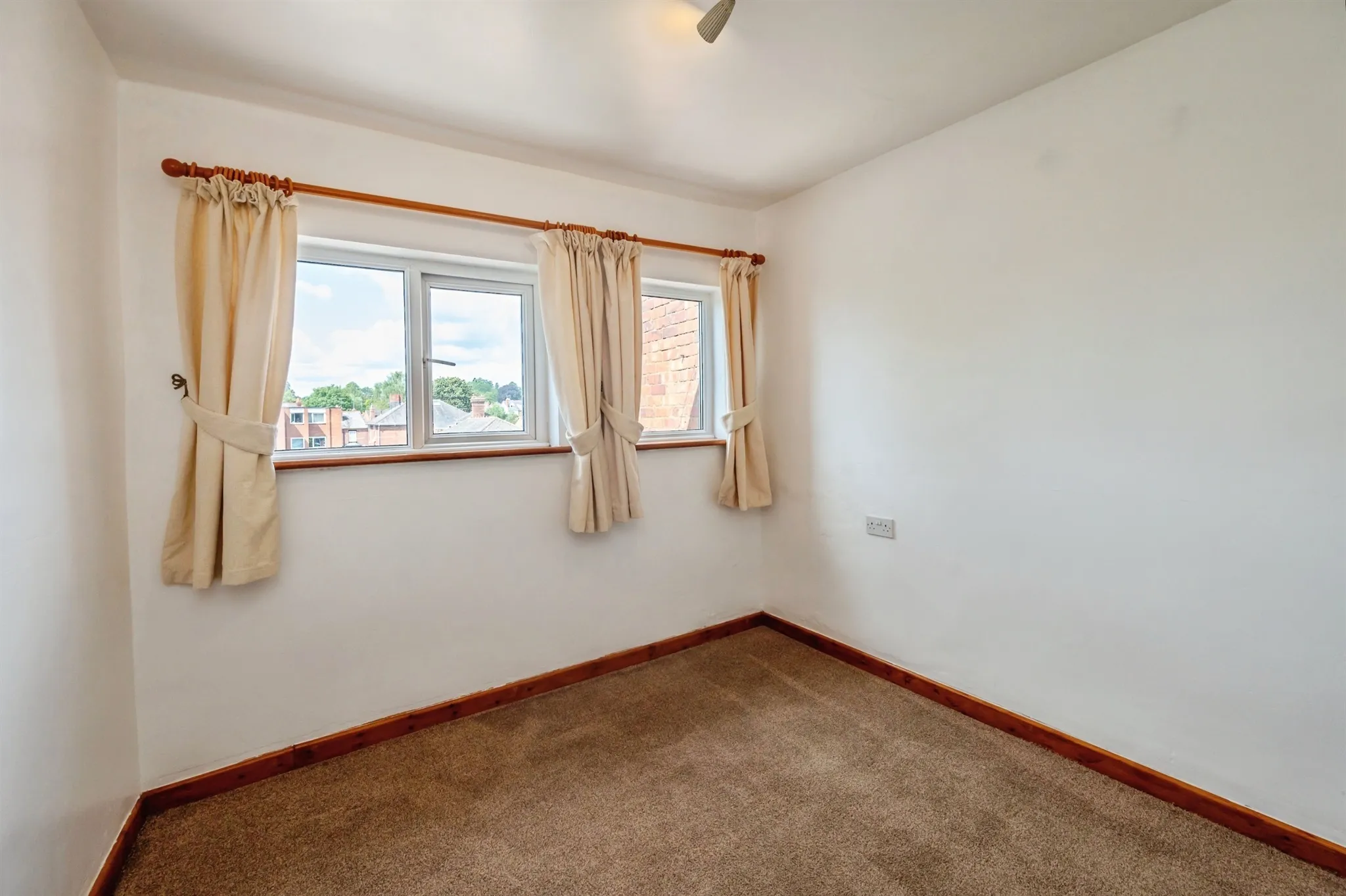 4 bed Terraced