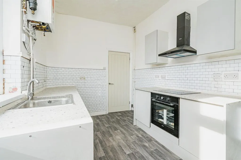 3 bed End of Terrace