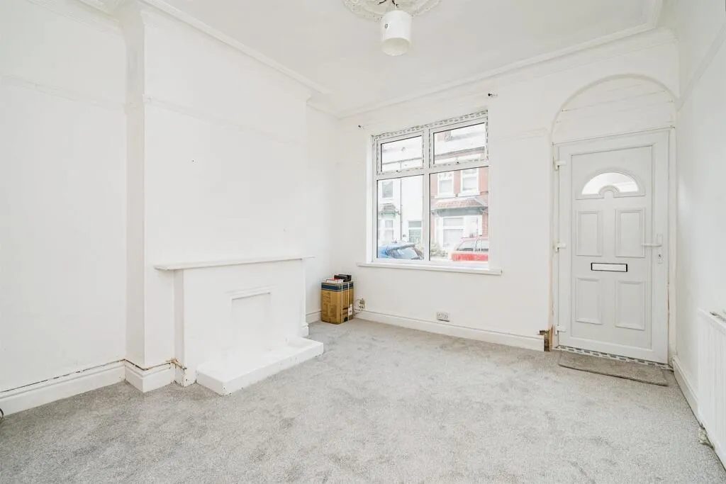 3 bed End of Terrace