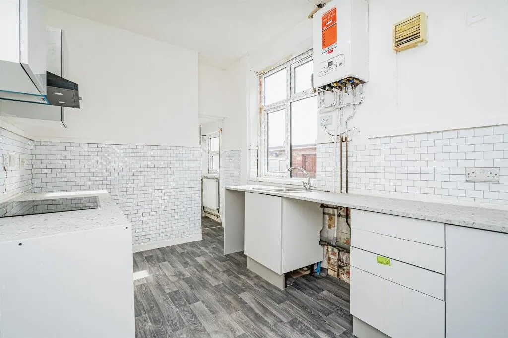 3 bed End of Terrace