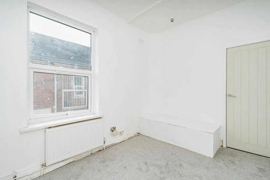 3 bed End of Terrace