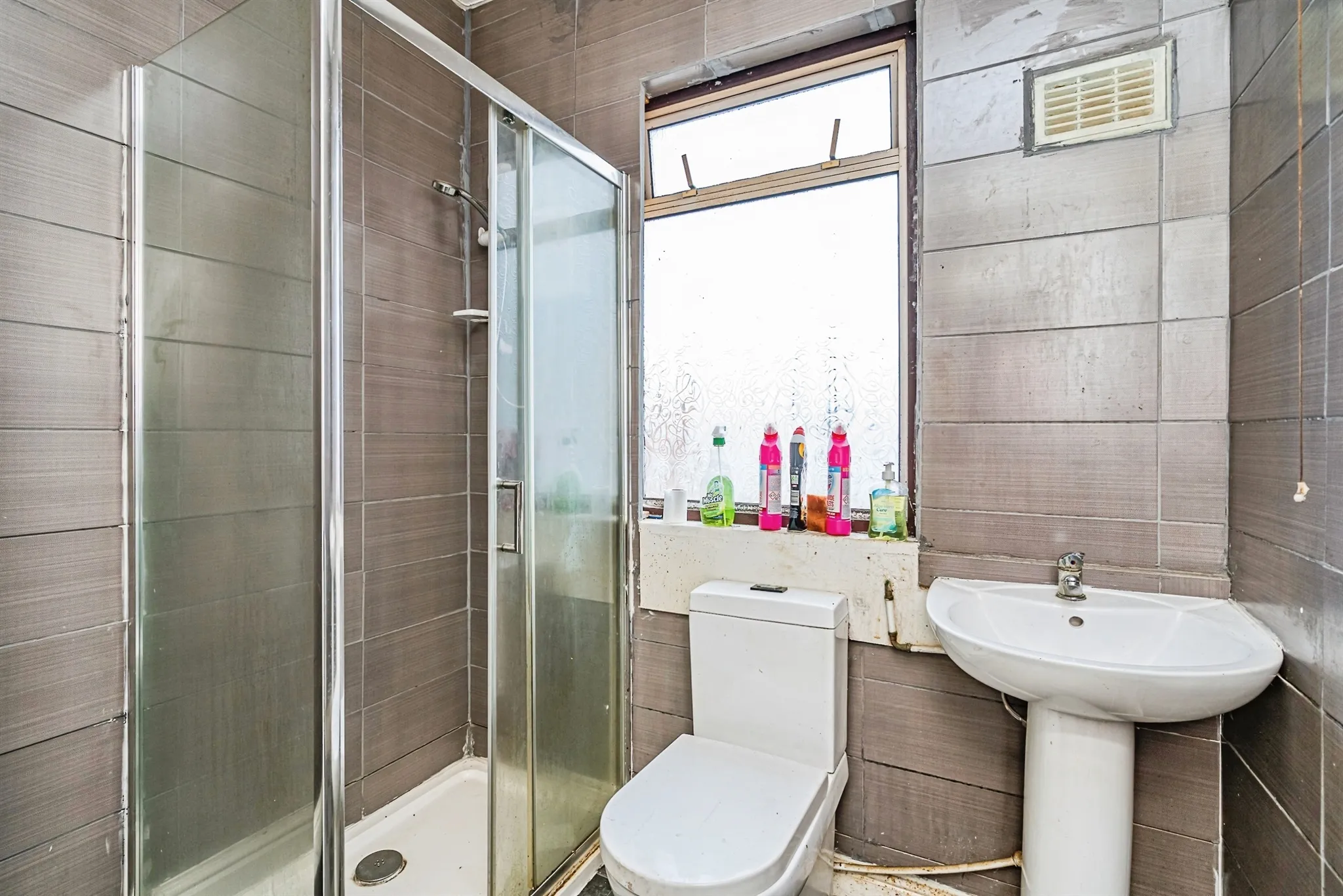 3 bed End of Terrace