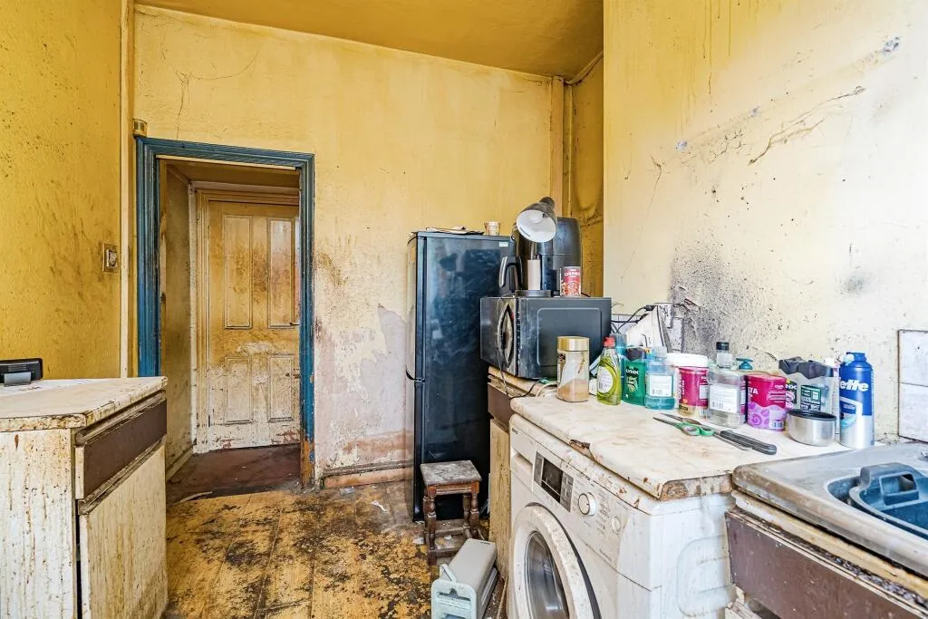3 bed End of Terrace