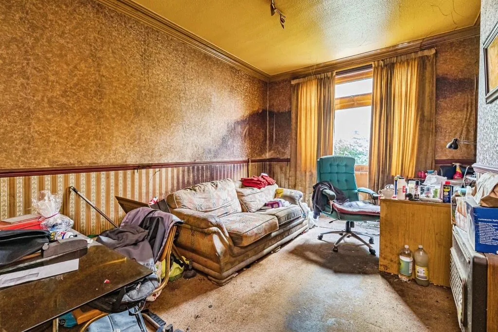 3 bed End of Terrace
