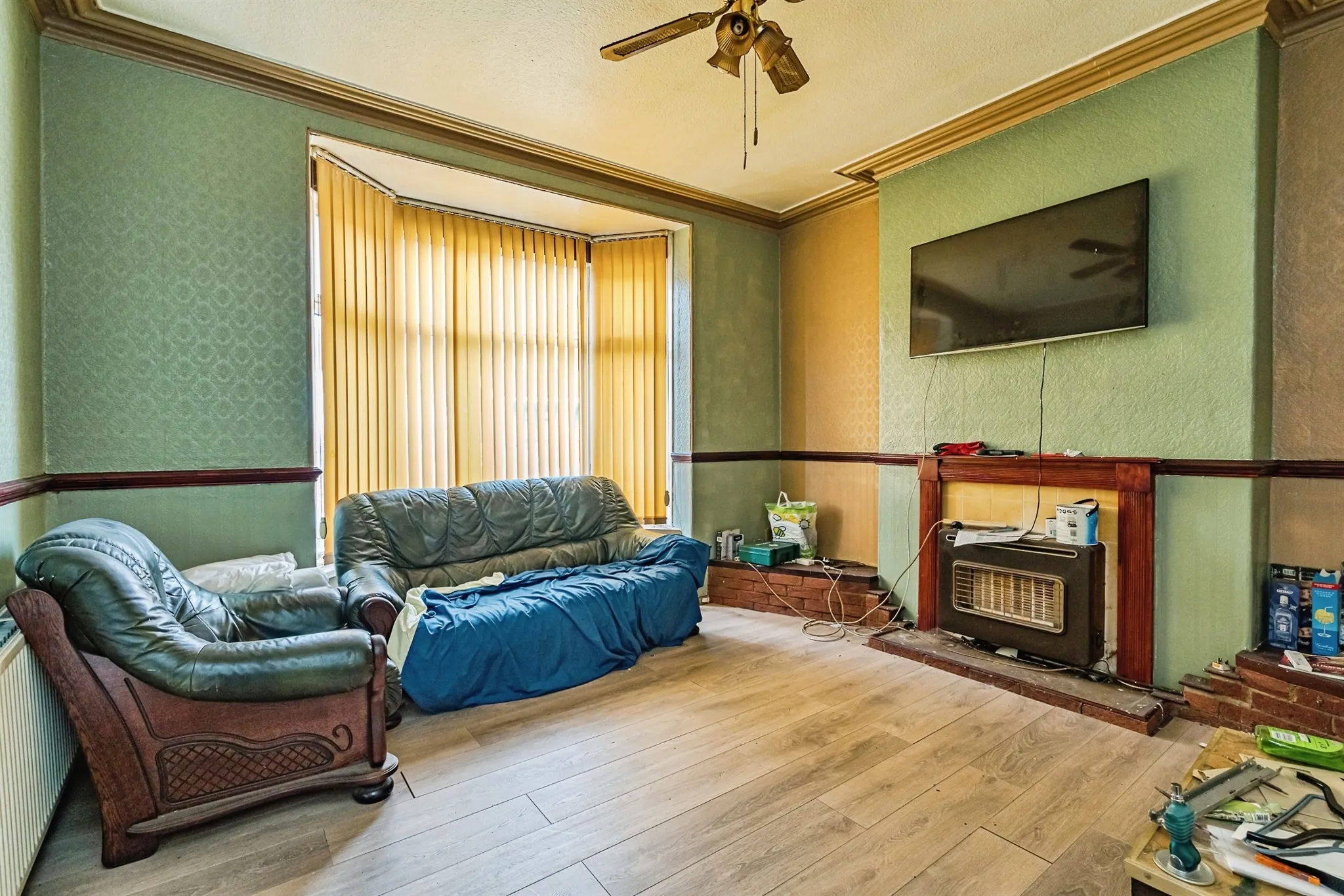 3 bed End of Terrace