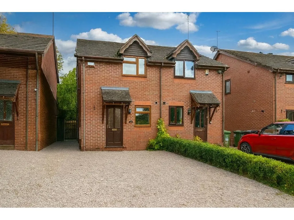 2 bed Semi-Detached