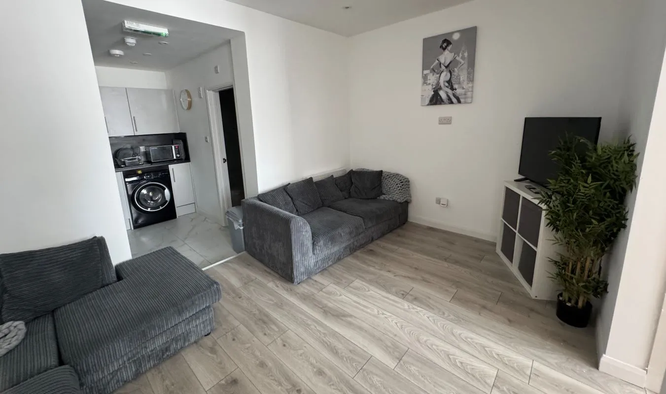 Flats 1-4, 22 Wood Street, Earl Shilton, Leicestershire, LE9 7ND