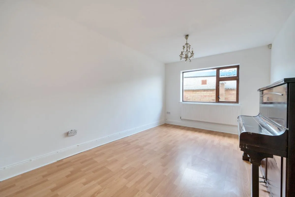 12 White Street, Quorn, Loughborough, LE12 8EB