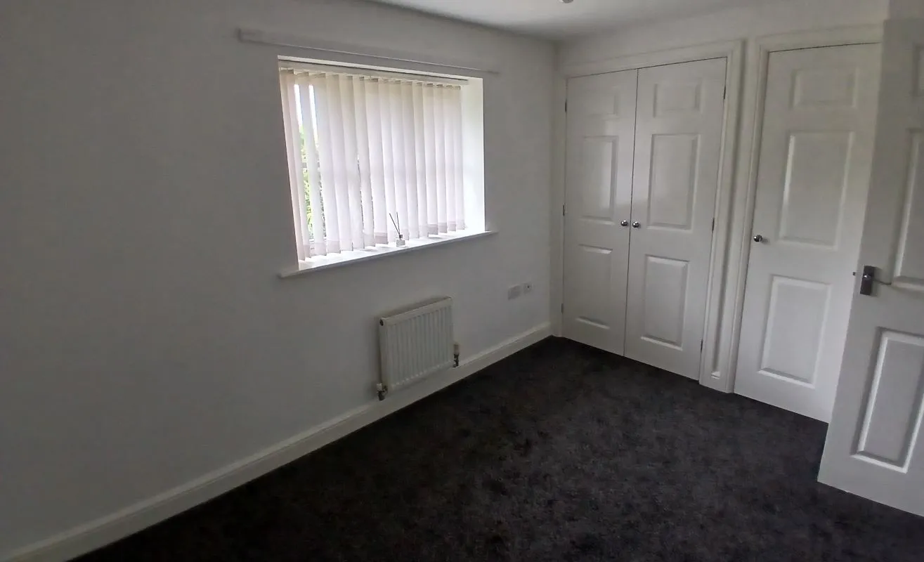 25 Thornborough Way, Hamilton, Leicester, LE5 1AX