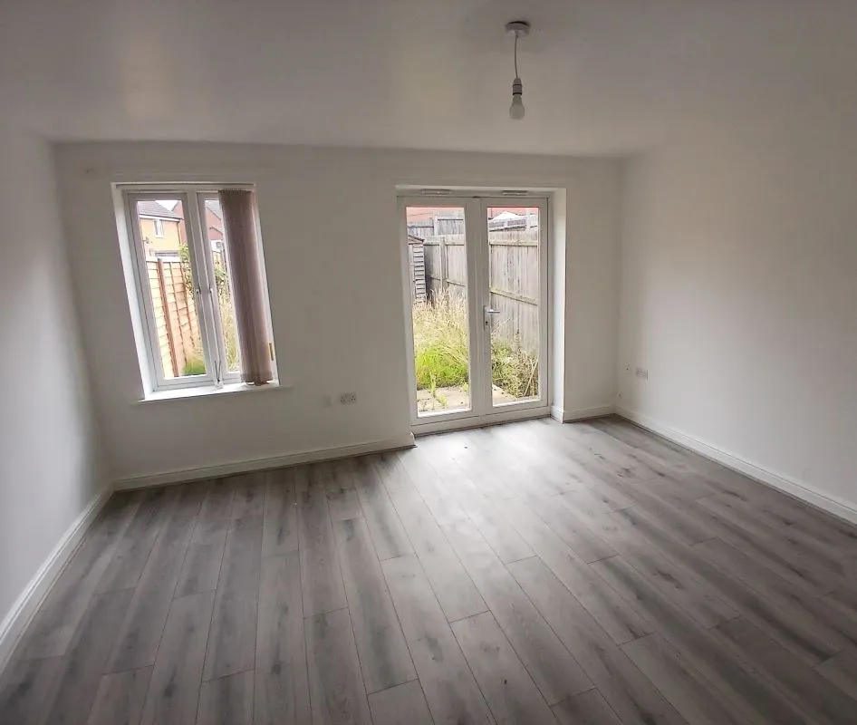 25 Thornborough Way, Hamilton, Leicester, LE5 1AX