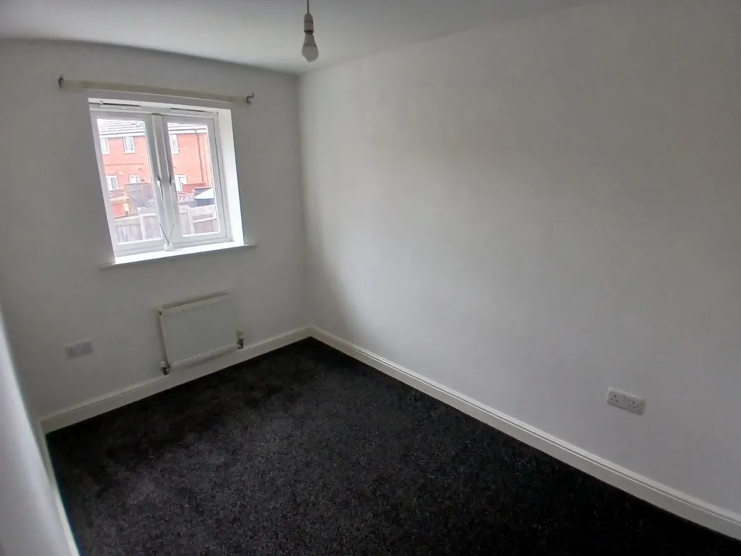 25 Thornborough Way, Hamilton, Leicester, LE5 1AX