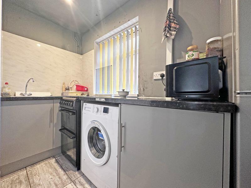 4 bed End of Terrace