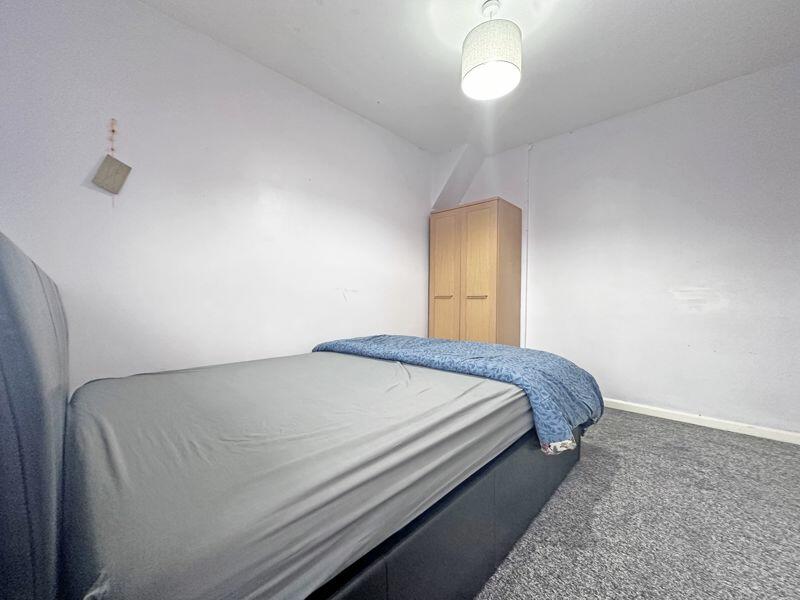 4 bed End of Terrace