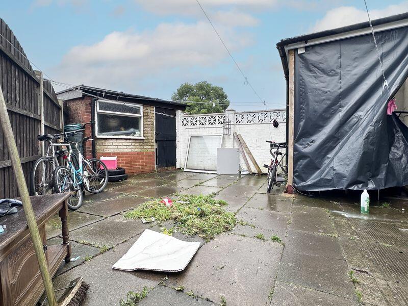 4 bed End of Terrace