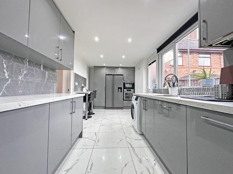 4 bed End of Terrace