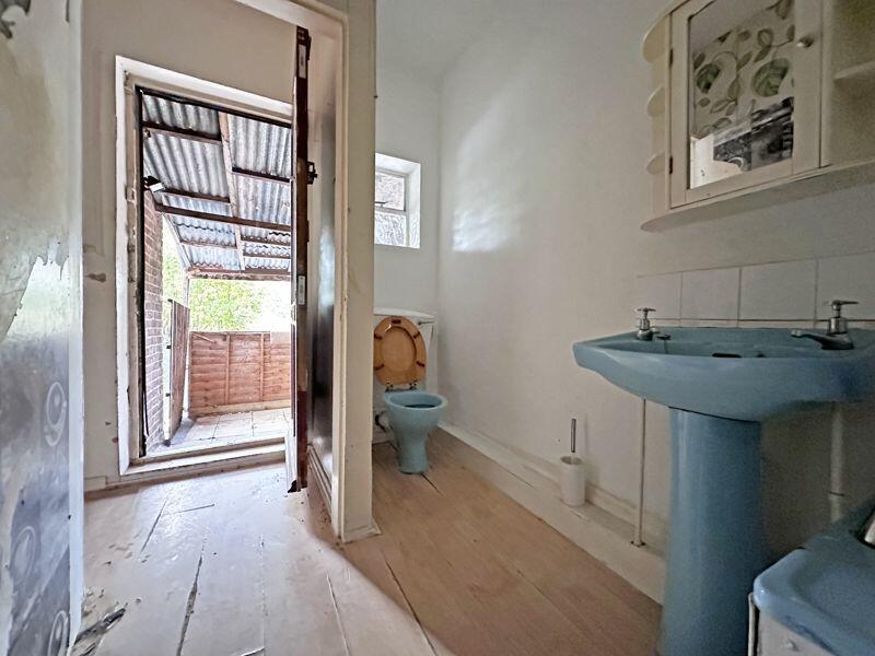 4 bed Commercial Development