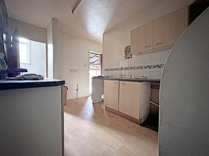 4 bed Commercial Development