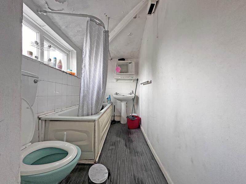 4 bed Commercial Development