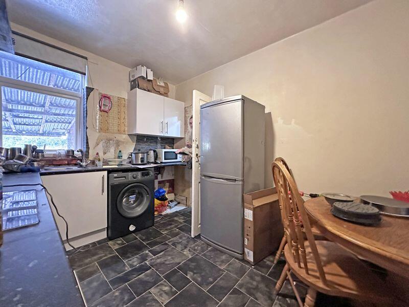 4 bed Commercial Development