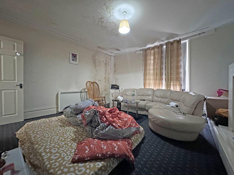 4 bed Commercial Development