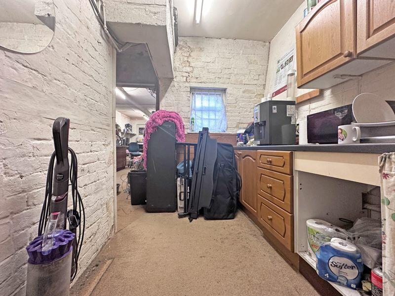 4 bed Commercial Development