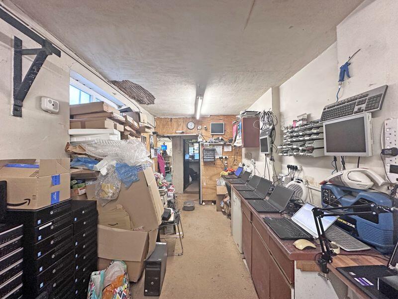 4 bed Commercial Development
