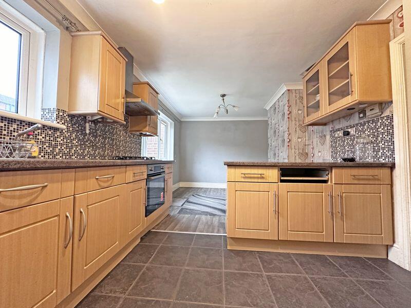 3 bed End of Terrace