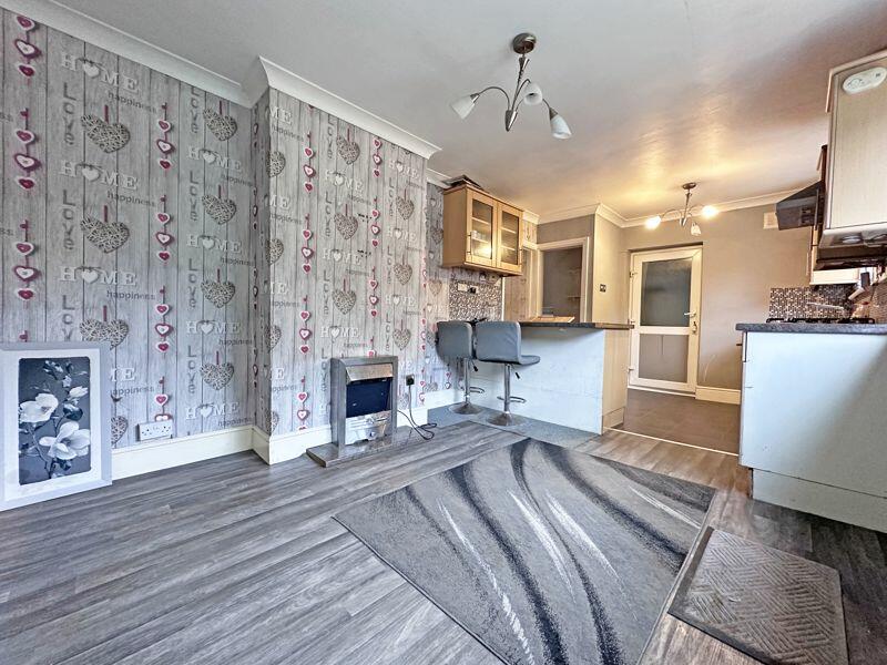 3 bed End of Terrace