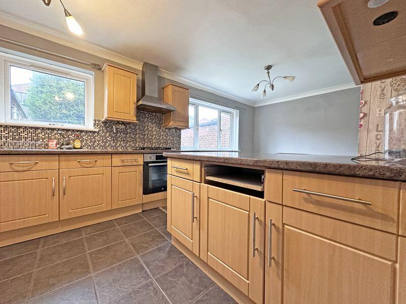 3 bed End of Terrace
