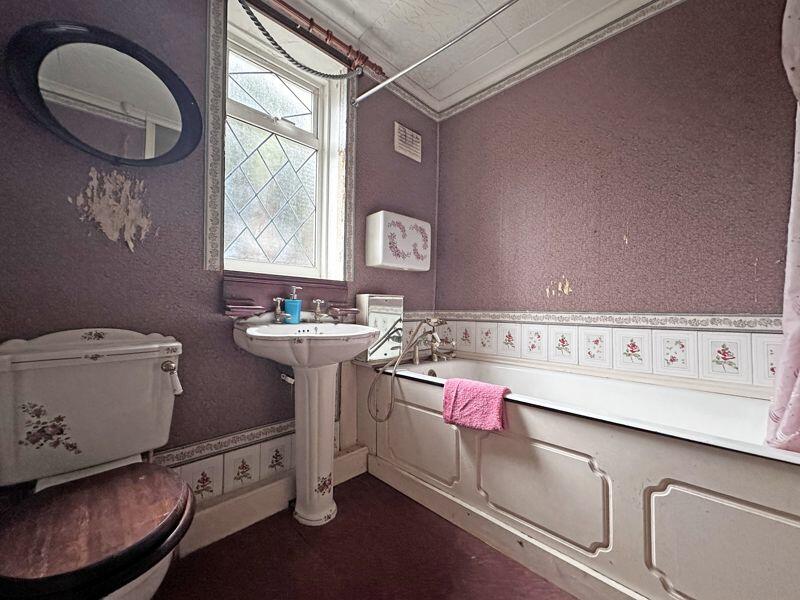 2 bed Maisonette