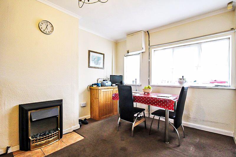 3 bed End of Terrace