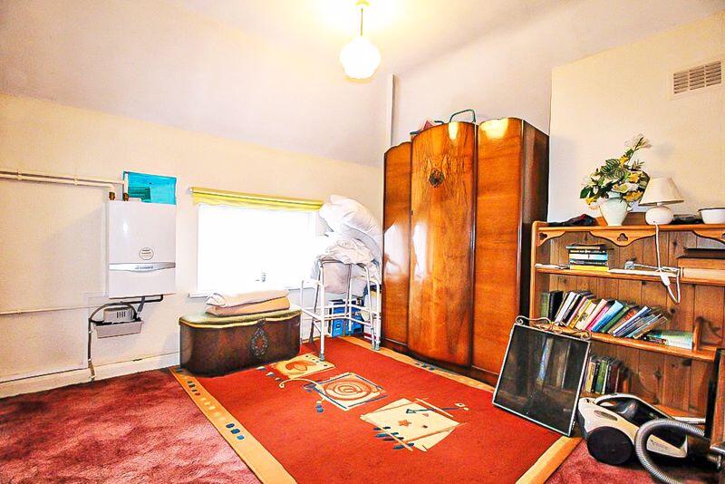3 bed End of Terrace
