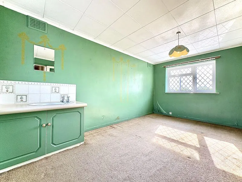 4 bed Detached