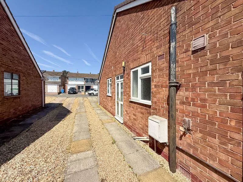 3 bed Semi-Detached Bungalow