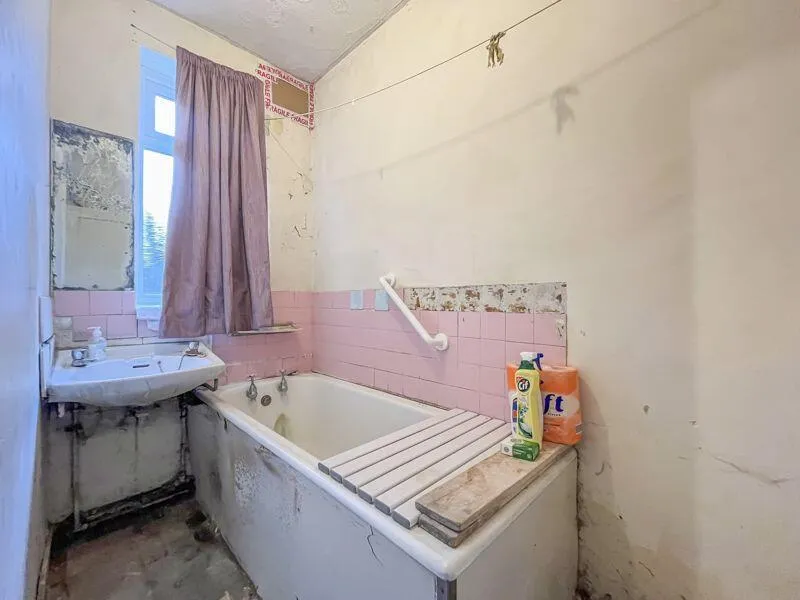 3 bed Semi-Detached