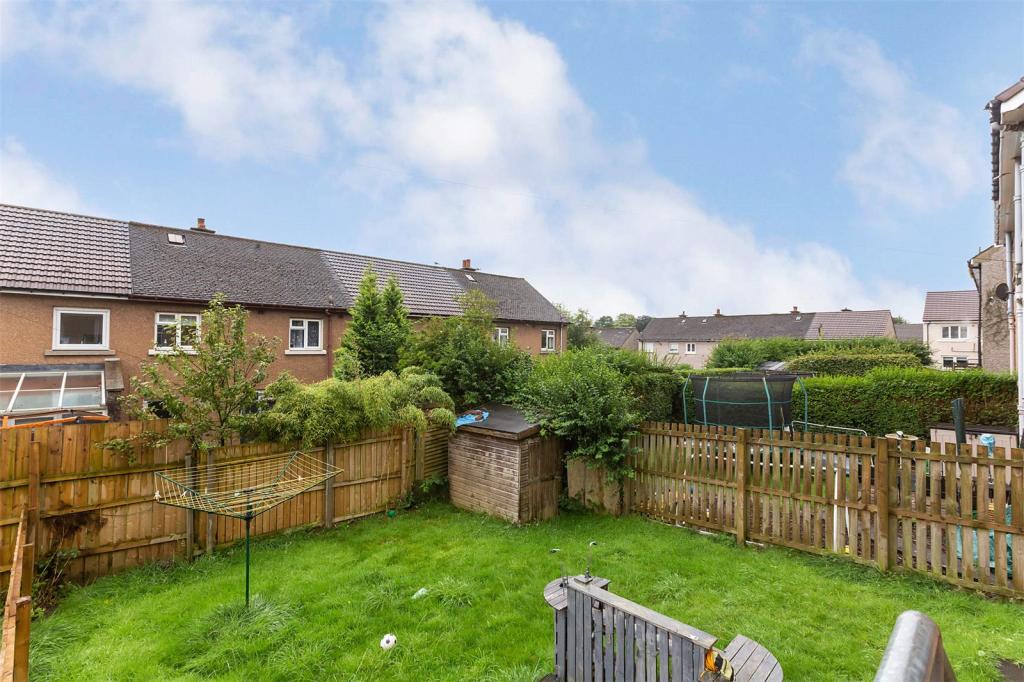 3 bed End of Terrace