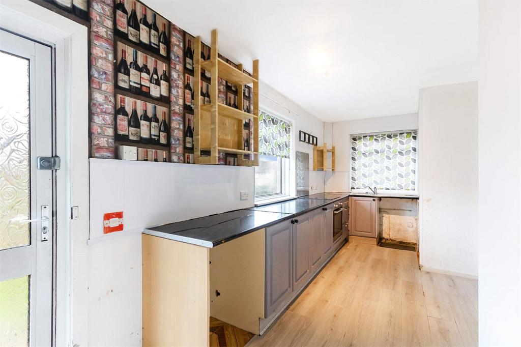 3 bed End of Terrace