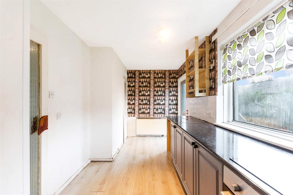 3 bed End of Terrace
