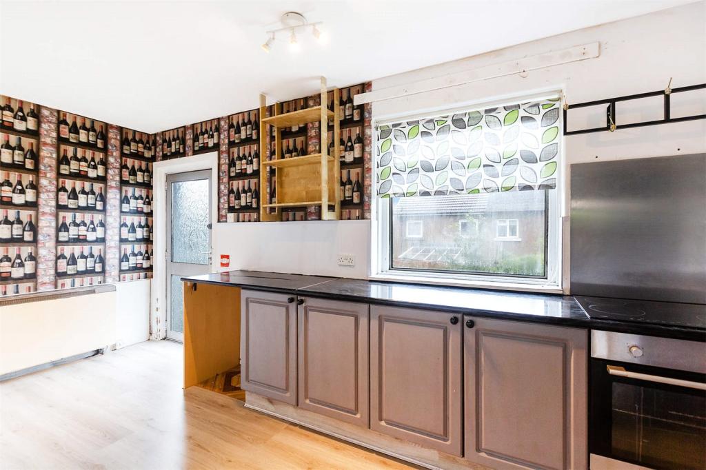3 bed End of Terrace