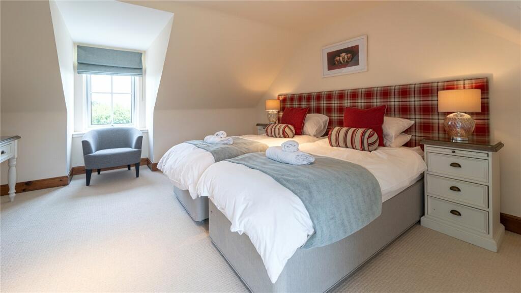 5 bed Terraced