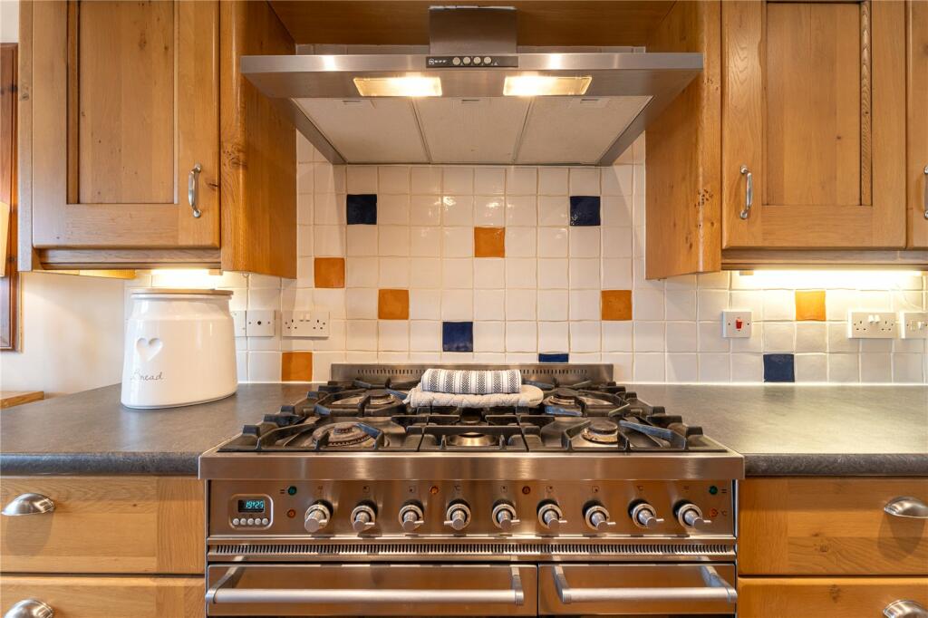 5 bed Terraced