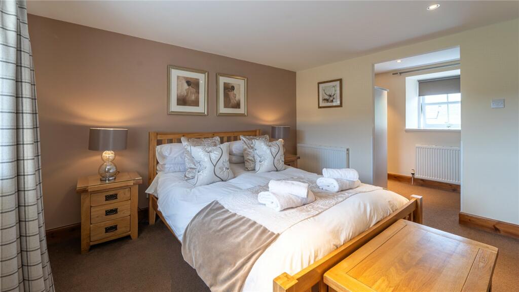 5 bed Terraced