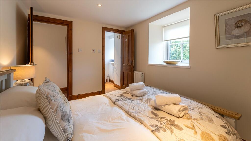 5 bed Terraced