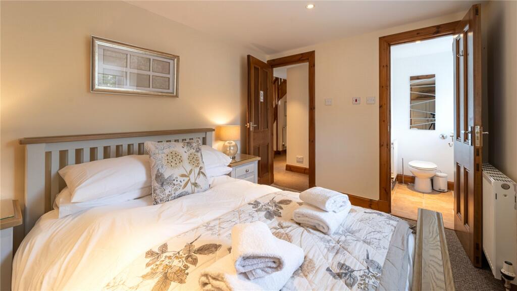 5 bed Terraced