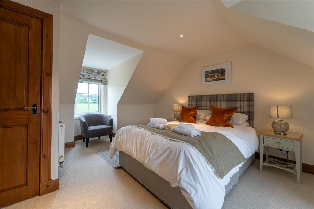 5 bed Terraced